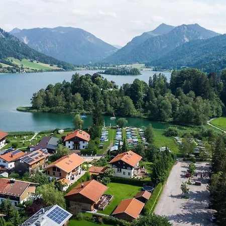Prázdninový dům Landhaus Direkt Am See Mit Garten, Kamin & Sauna Schliersee