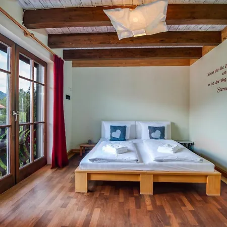 Prázdninový dům Landhaus Direkt Am See Mit Garten, Kamin & Sauna