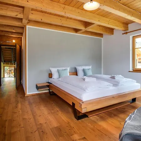 Landhaus Direkt Am See Mit Garten, Kamin & Sauna Prázdninový dům
