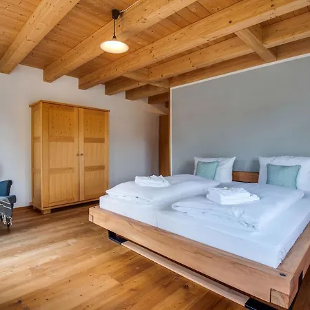 Landhaus Direkt Am See Mit Garten, Kamin & Sauna Prázdninový dům Schliersee