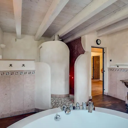 Landhaus Direkt Am See Mit Garten, Kamin & Sauna Prázdninový dům