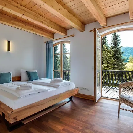 Landhaus Direkt Am See Mit Garten, Kamin & Sauna Schliersee