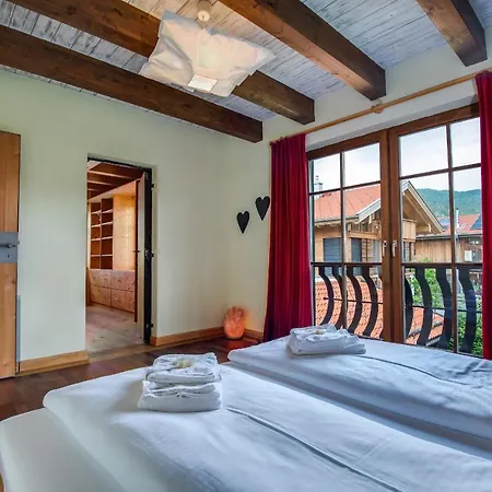 Prázdninový dům Landhaus Direkt Am See Mit Garten, Kamin & Sauna Schliersee
